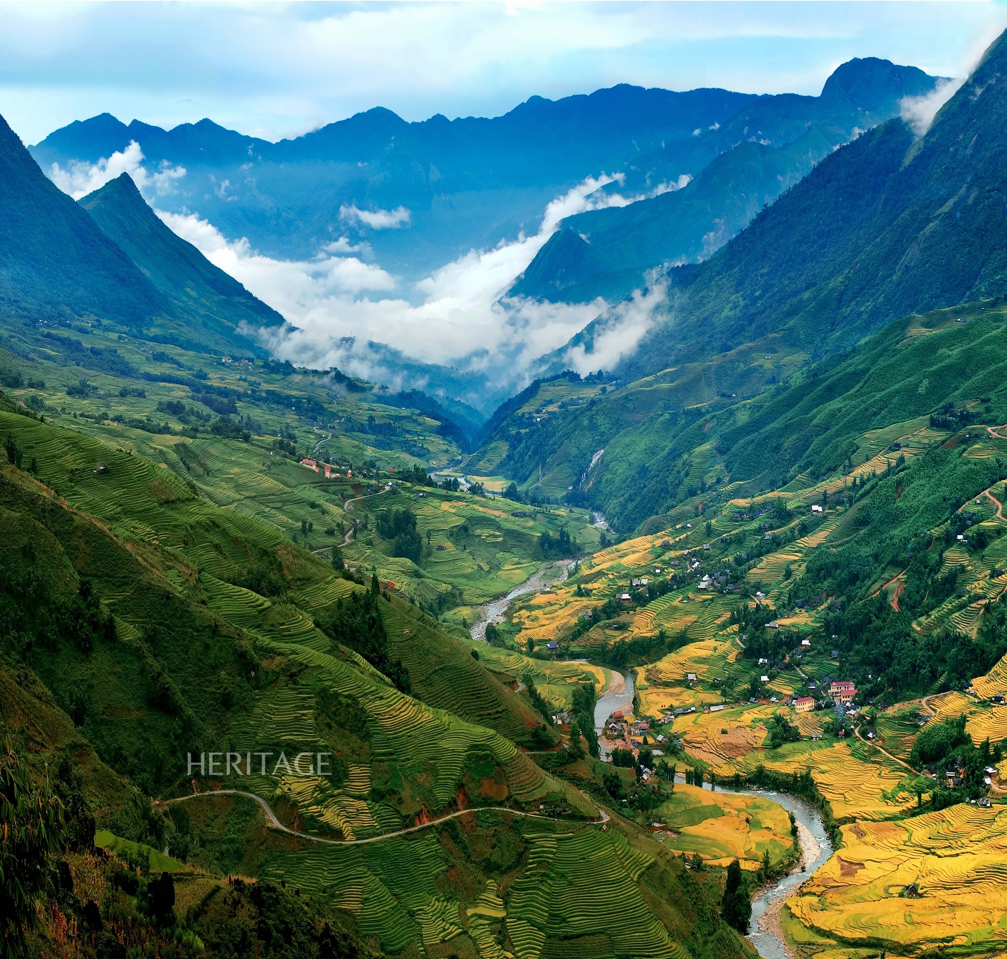 Có thể là hình ảnh về núi, sương mù và Machu Picchu