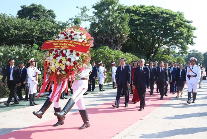 chu tich quoc hoi tran thanh man_lao 3.jpg