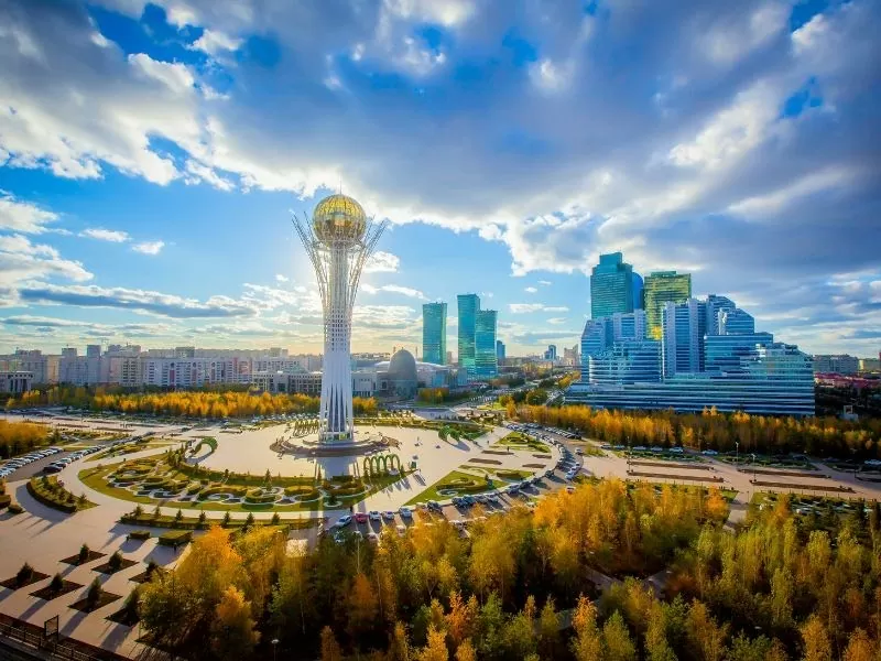 Theo Đại sứ Kazakhstan tại Việt Nam, những tiến bộ mà Kazakhstan đã đạt được kể từ khi tuyên bố chủ quyền không chỉ là minh chứng cho quá khứ mà còn là nền tảng vững chắc cho tương lai