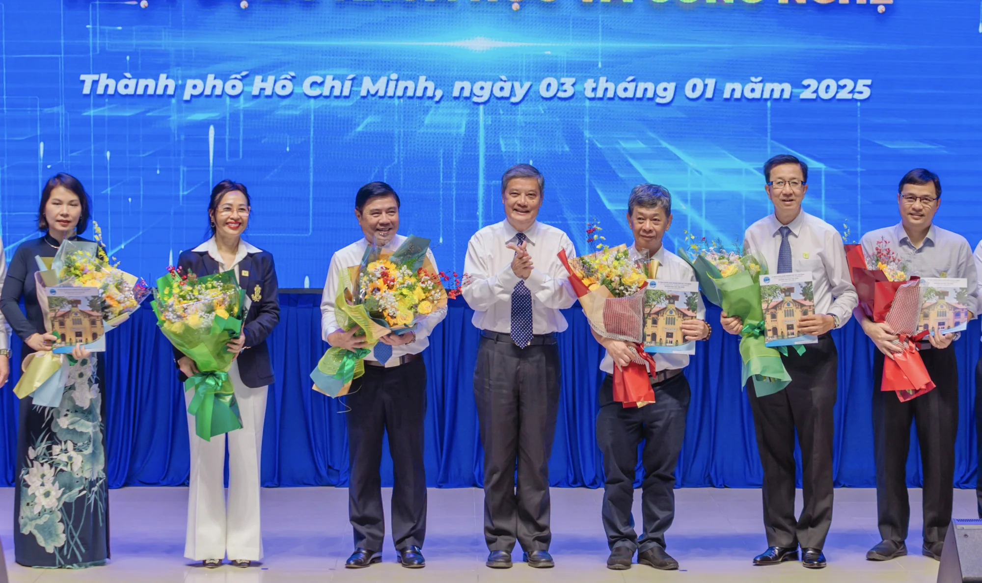 Ông Nguyễn Thành Phong làm chủ tịch hội đồng khoa học viện nghiên cứu Trường đại học Sài Gòn - Ảnh 1.