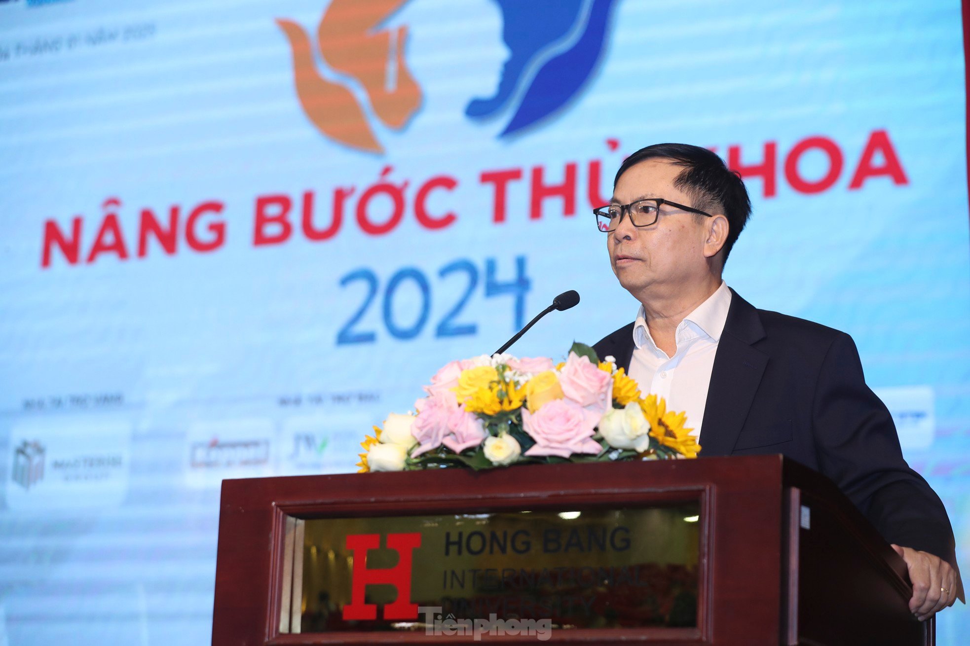 Toàn cảnh lễ trao học bổng Nâng bước Thủ khoa 2024 ảnh 3