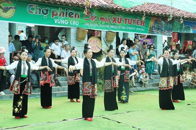 Nghệ thuật múa sư tử mèo