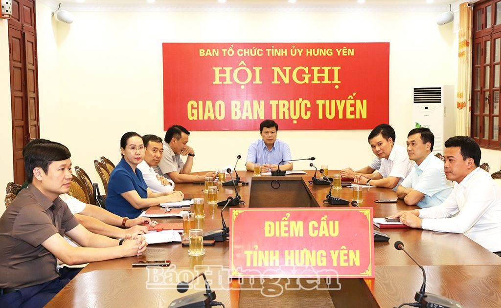 Các đại biểu dự hội nghị tại điểm cầu Hưng Yên