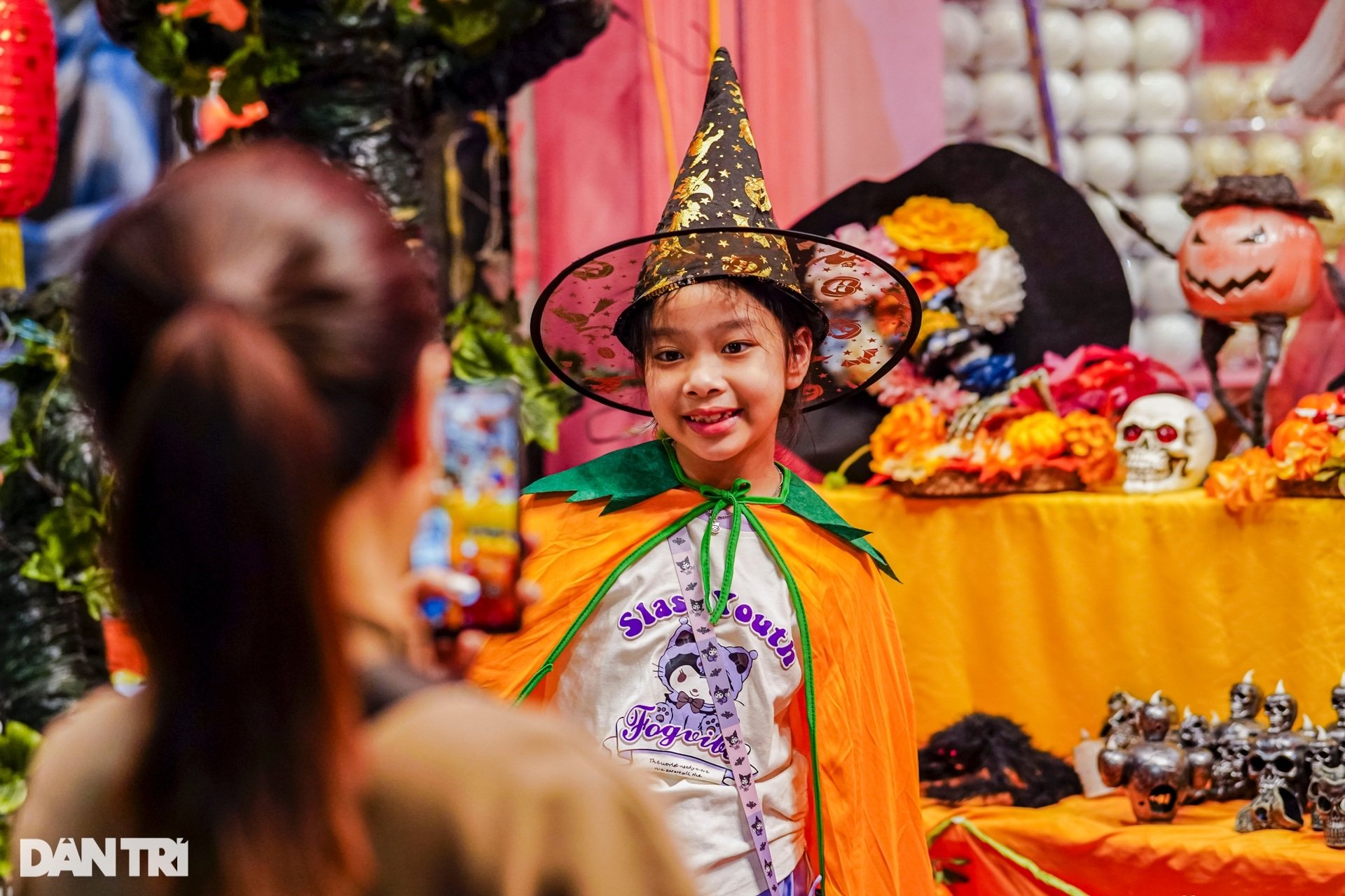 Ma quỷ dạo chơi trên đường phố Hà Nội dịp lễ Halloween - 6