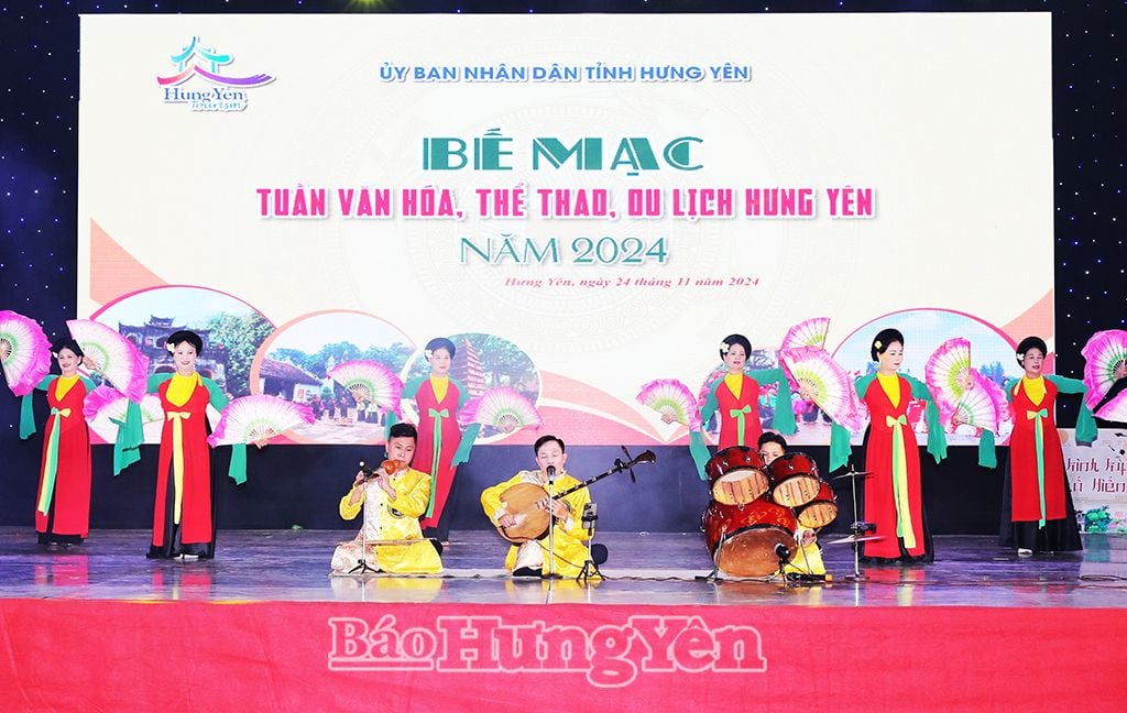 Một tiết mục nghệ thuật tại lễ bế mạc Tuần Văn hóa, Thể thao, Du lịch Hưng Yên năm 2024