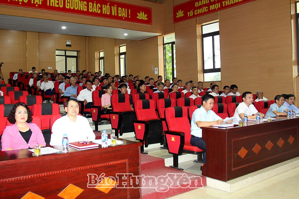 Các đại biểu dự hội nghị 