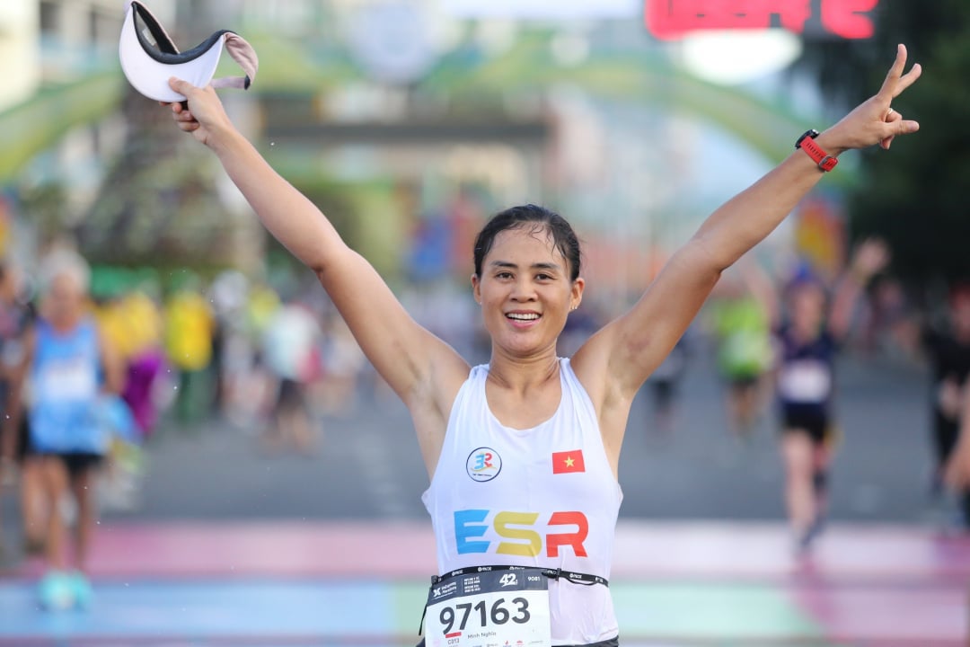 Vận động viên tham gia giải VnExpress Marathon Marvelous Nha Trang 2022. Ảnh: PHÚC HIẾU