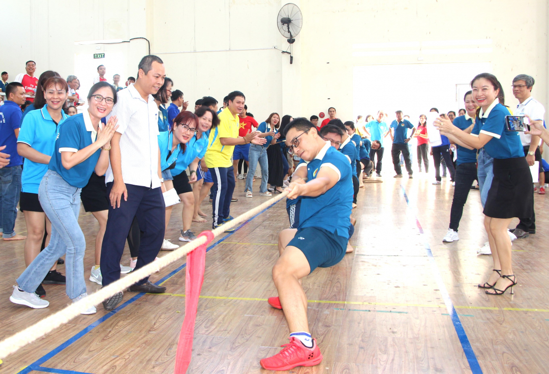 Công đoàn cơ sở Sở Lao động - Thương binh và Xã hội tổ chức hội thao tạo không khí vui tươi, đoàn kết trong đội ngũ cán bộ, công chức, viên chức.