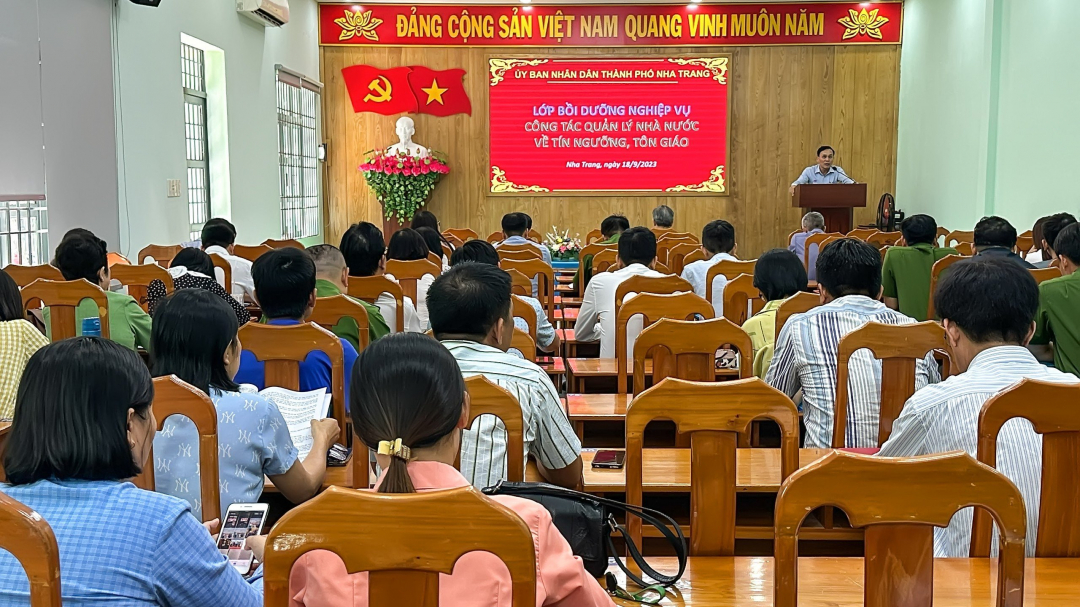 Quang cảnh lớp tập huấn