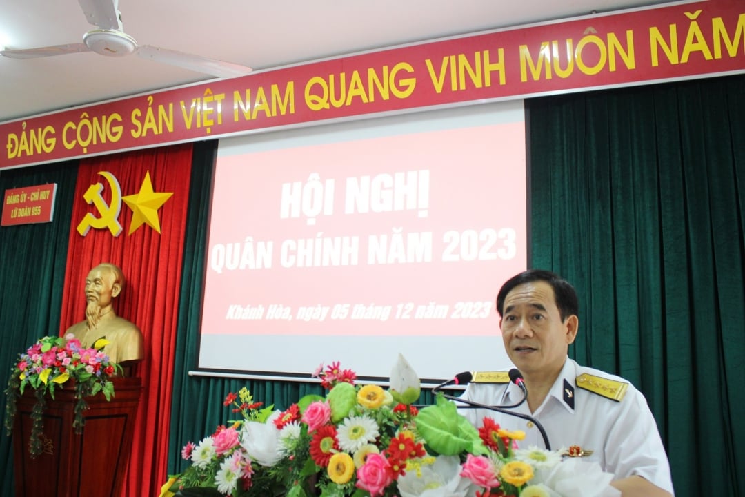 Đại tá Nguyễn Hữu Minh phát biểu chỉ đạo tại hội nghị.