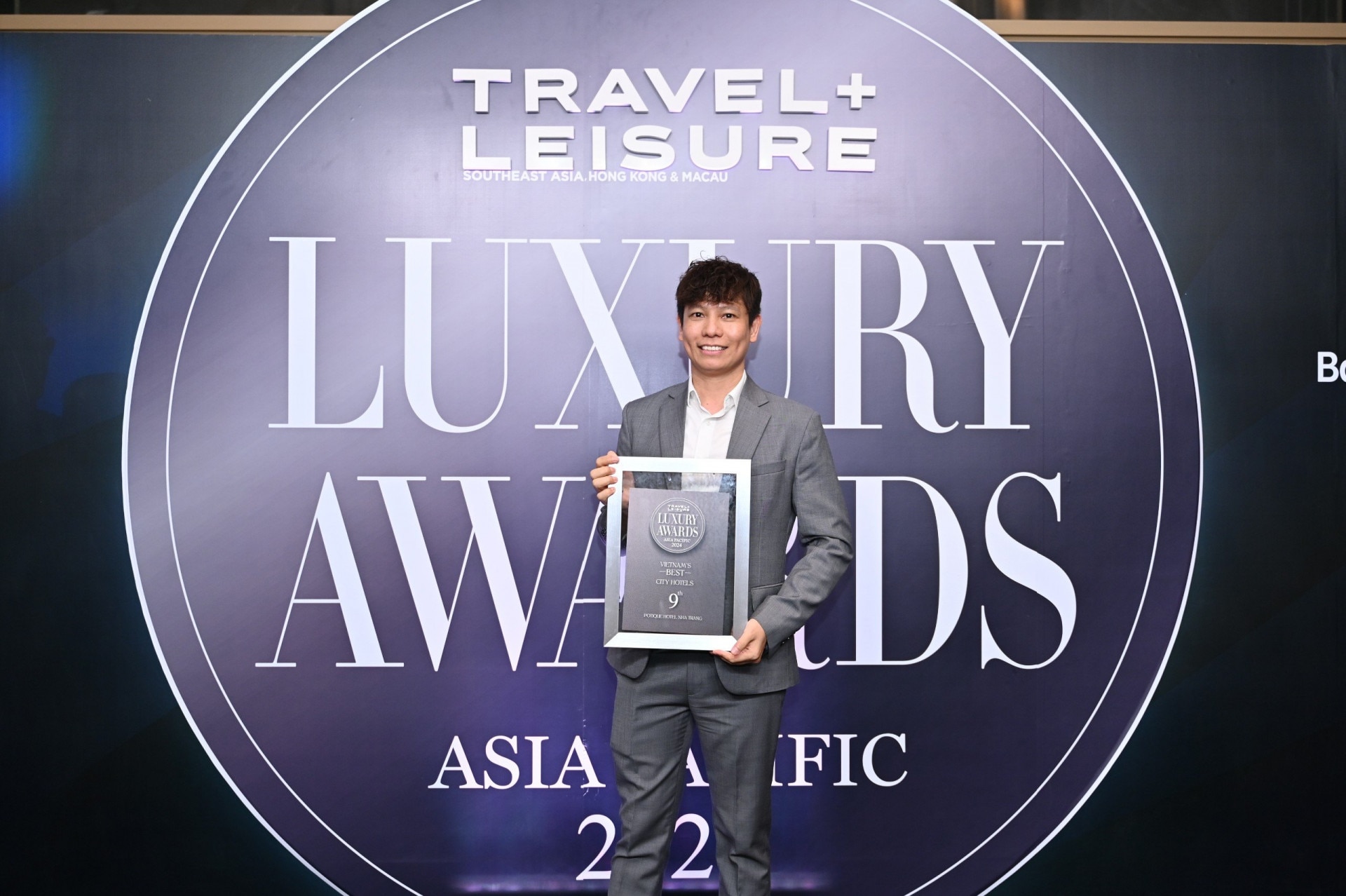 Lucas Trương - Tổng quản lý khách sạn Potique nhận giải thưởng top 9 hạng mục Khách sạn tốt nhất Việt Nam năm 2024,