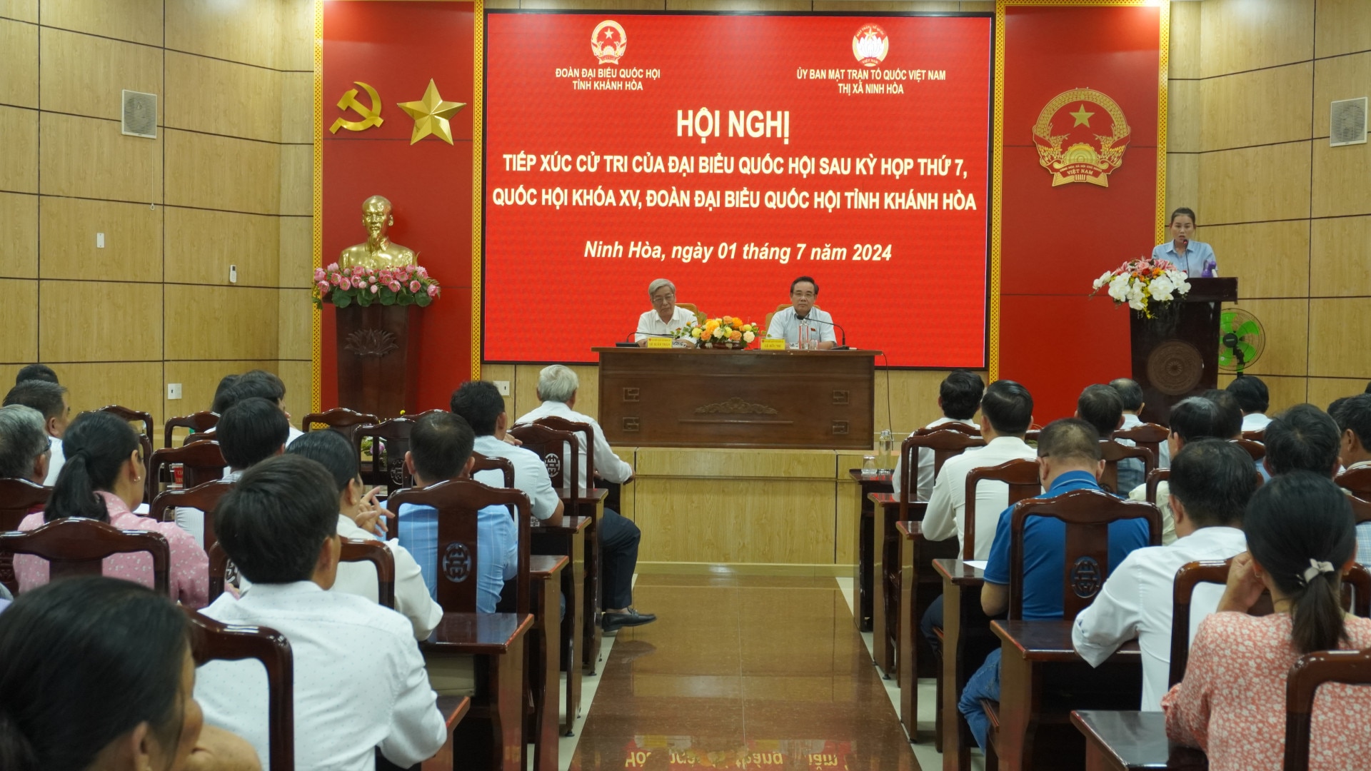 Đại biểu Quốc hội tỉnh tiếp xúc cử tri thị xã Ninh Hòa.