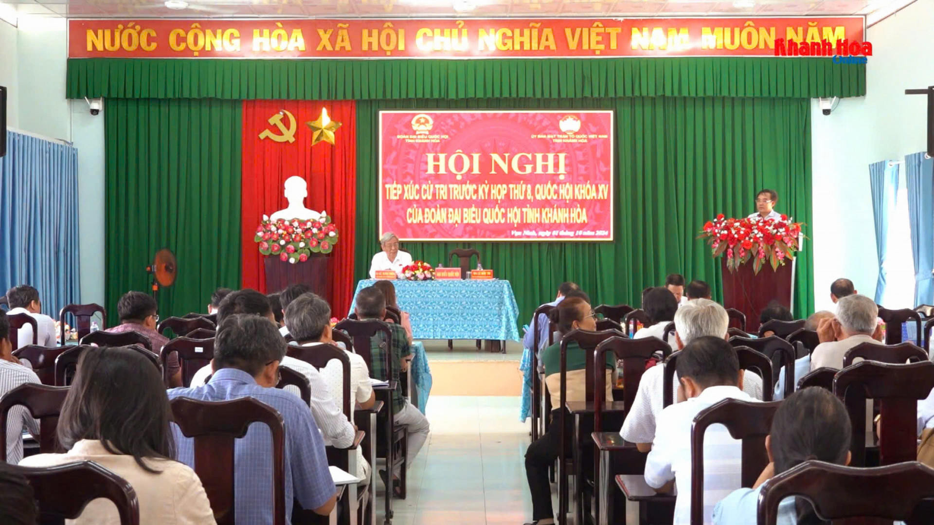 Đại biểu Quốc hội tiếp xúc cử tri huyện Vạn Ninh