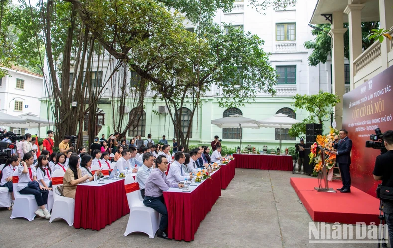 Toàn cảnh khai mạc triển lãm. 