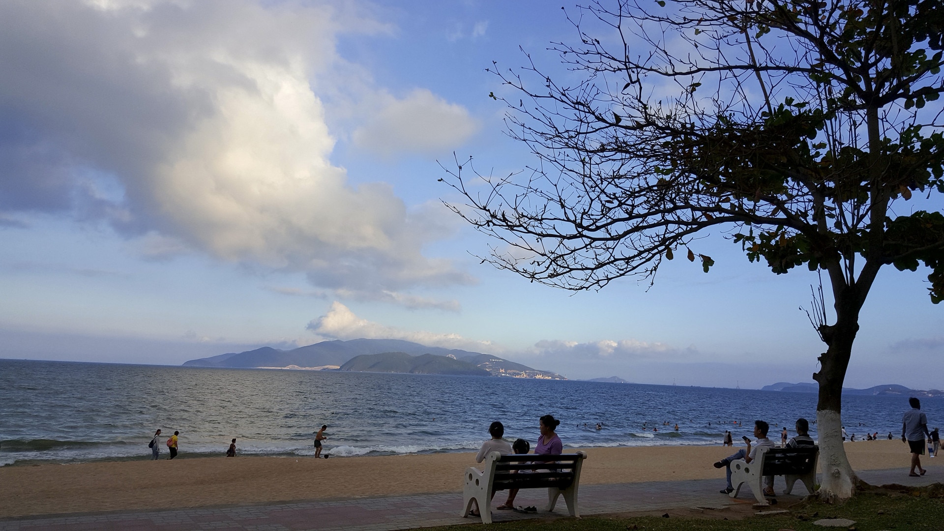 Bình yên bên biển Nha Trang.