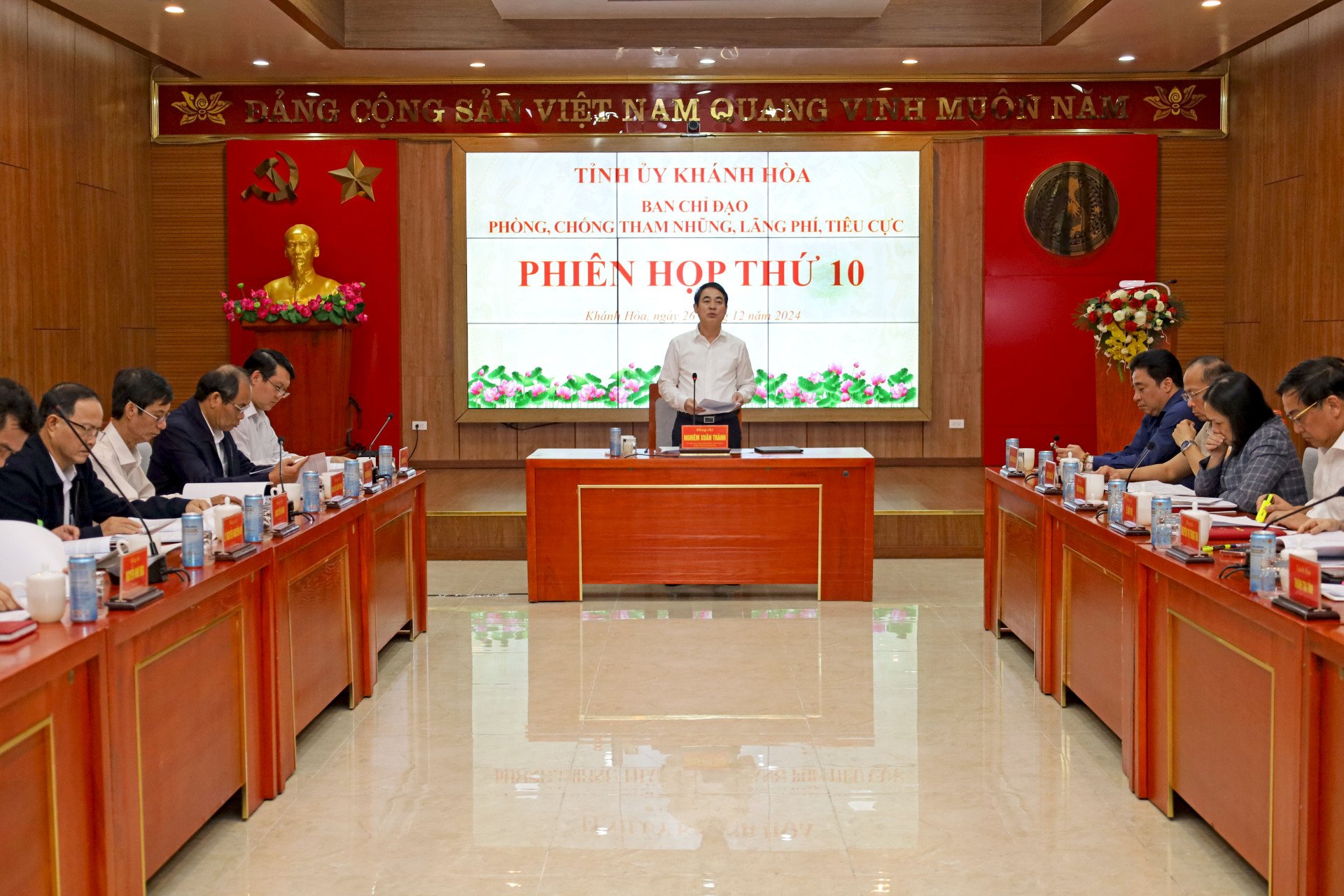 Quang cảnh phiên họp. 