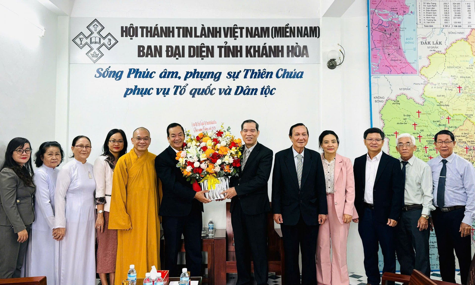 Ông Nguyễn Văn Thiện chúc mừng Ban Đại diện Hội thánh Tin Lành Việt Nam (miền Nam) tỉnh