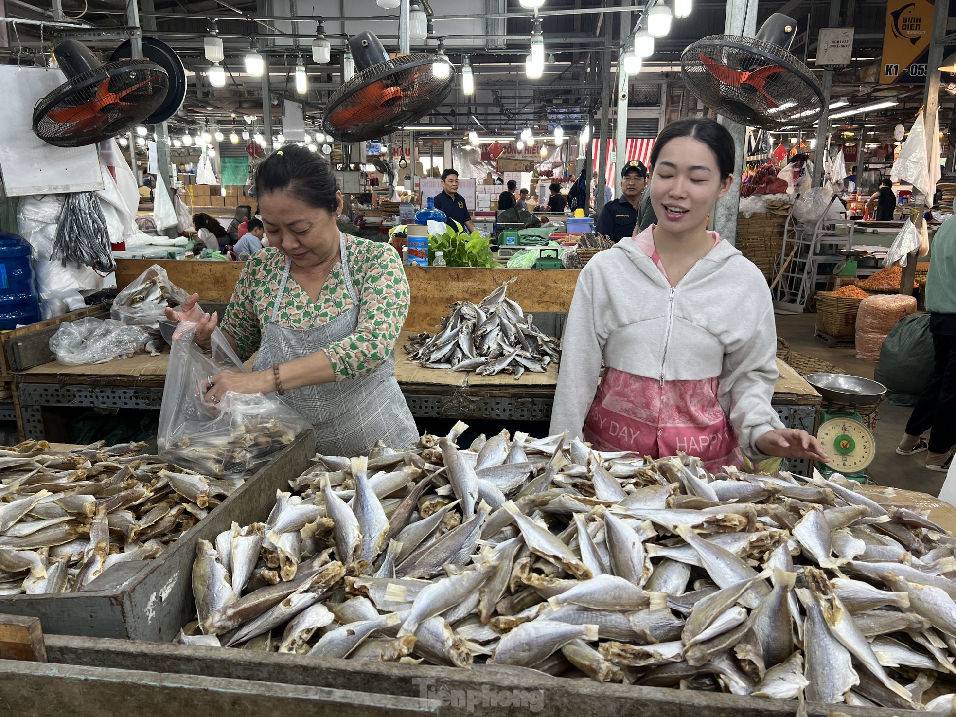 Chỉ cần 'alo', khách có ngay thủy hải sản khô gửi ra nước ngoài ăn Tết ảnh 7