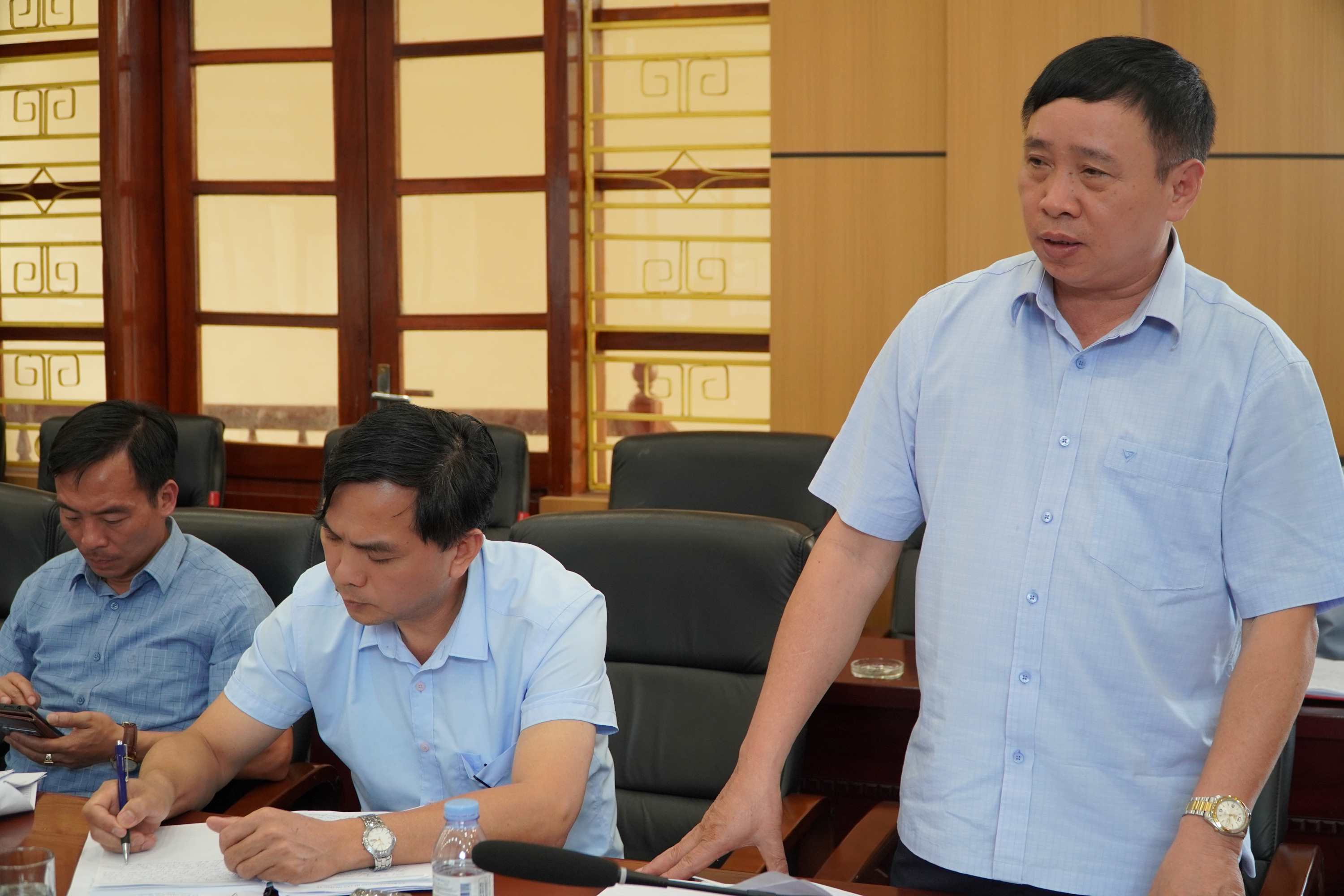 Đồng chí Bùi Xuân Thu - Chủ tịch Liên minh Hợp tác xã (HTX) tỉnh, Phó trưởng Ban Thường trực Ban Chỉ đạo phát triển KTTT tỉnh phát biểu kết luận buổi kiểm tra. 