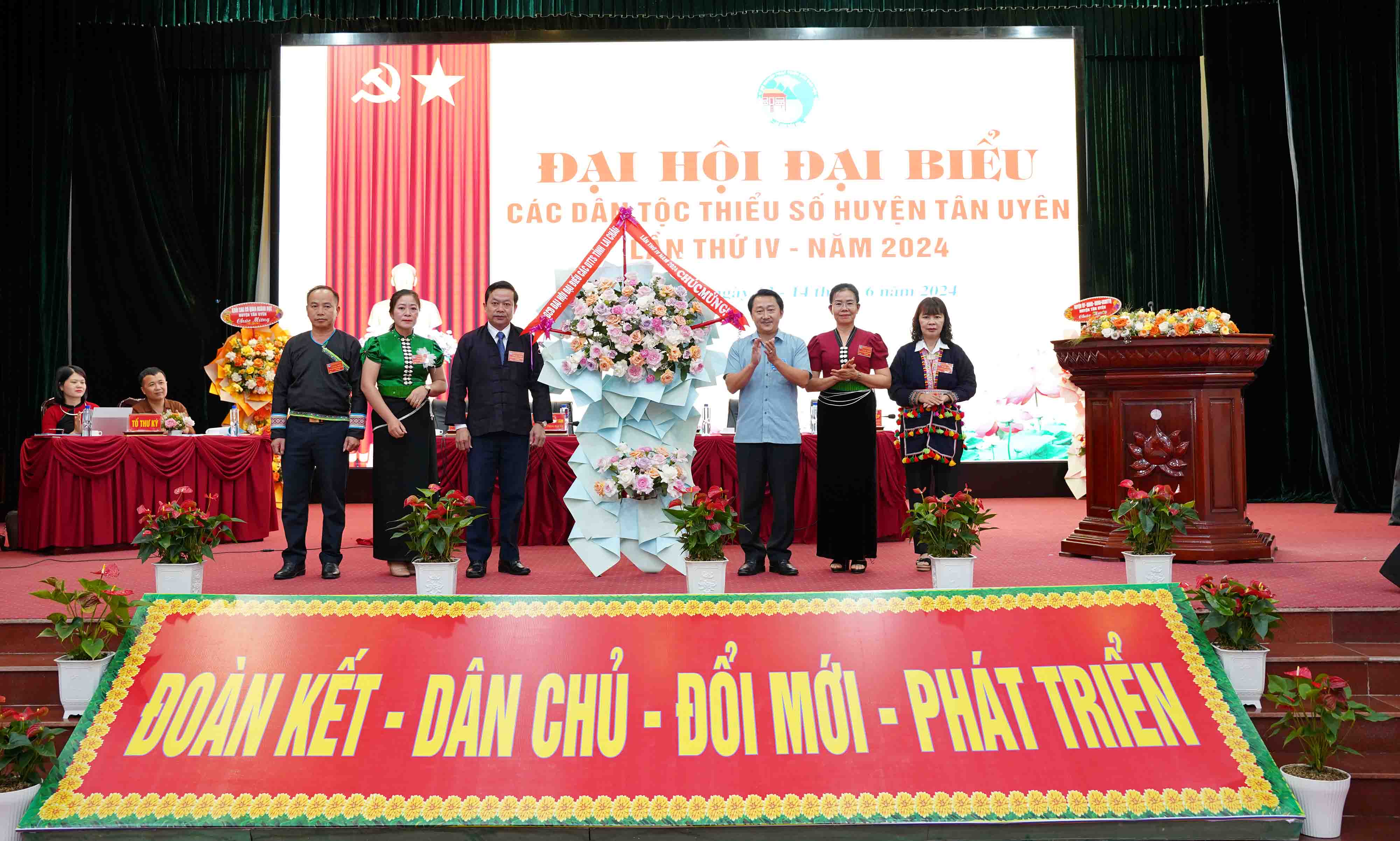 The 2024th Congress of Ethnic Minorities in Tan Uyen district in XNUMX ...