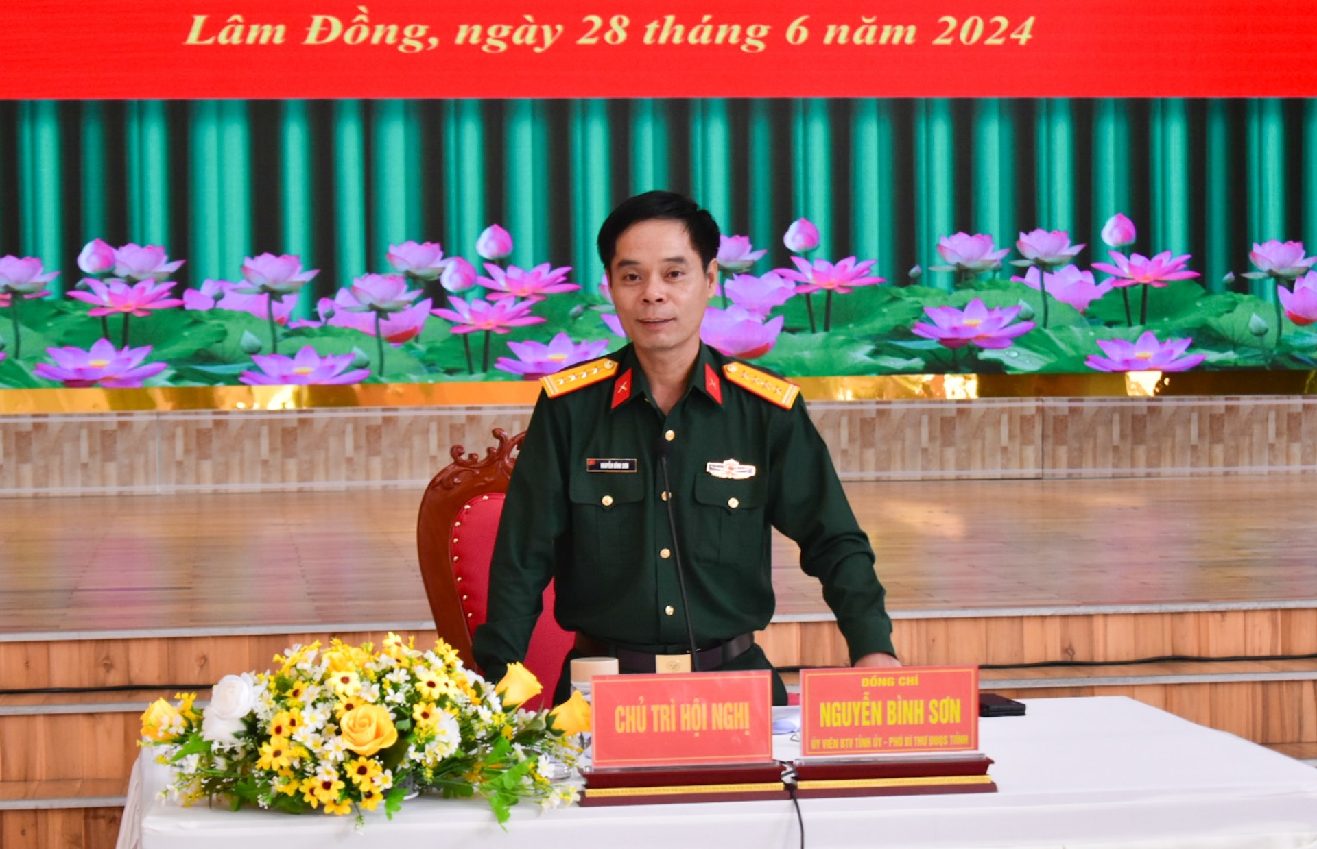 Đại tá Nguyễn Bình Sơn - Ủy viên Ban Thường vụ Tỉnh ủy, Chỉ huy trưởng Bộ CHQS tỉnh phát biểu chỉ đạo hội nghị 