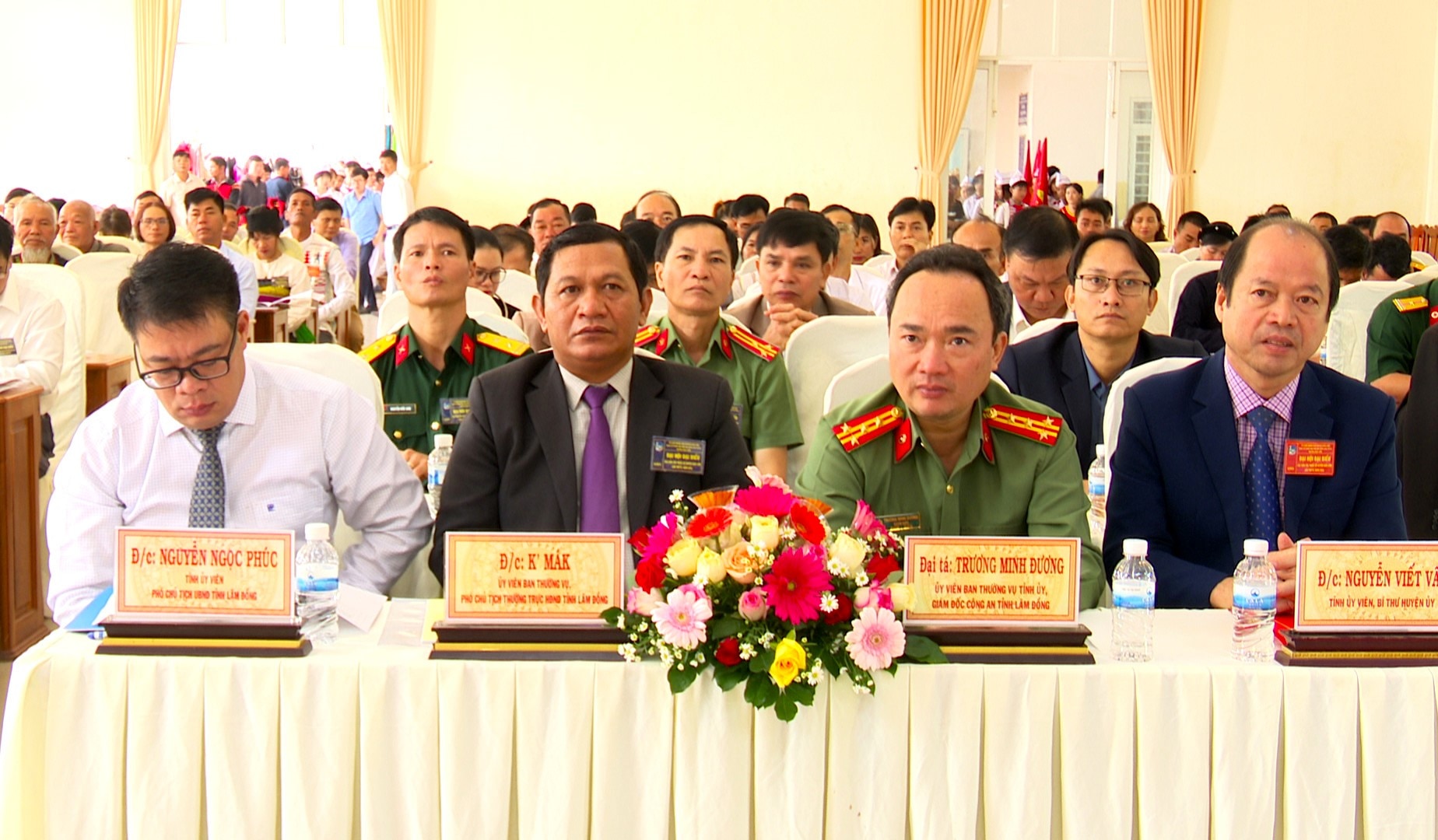 Các đồng chí lãnh đạo tỉnh Lâm Đồng và huyện Bảo Lâm dự Đại hội