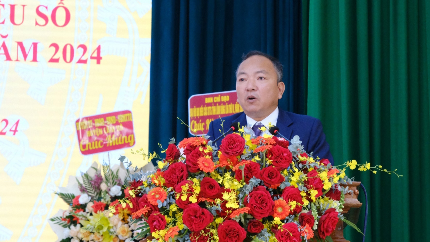 Đồng chí Đinh Đức Chí - Phó Chủ tịch UBND huyện Lâm Hà phát biểu khai mạc Đại hội