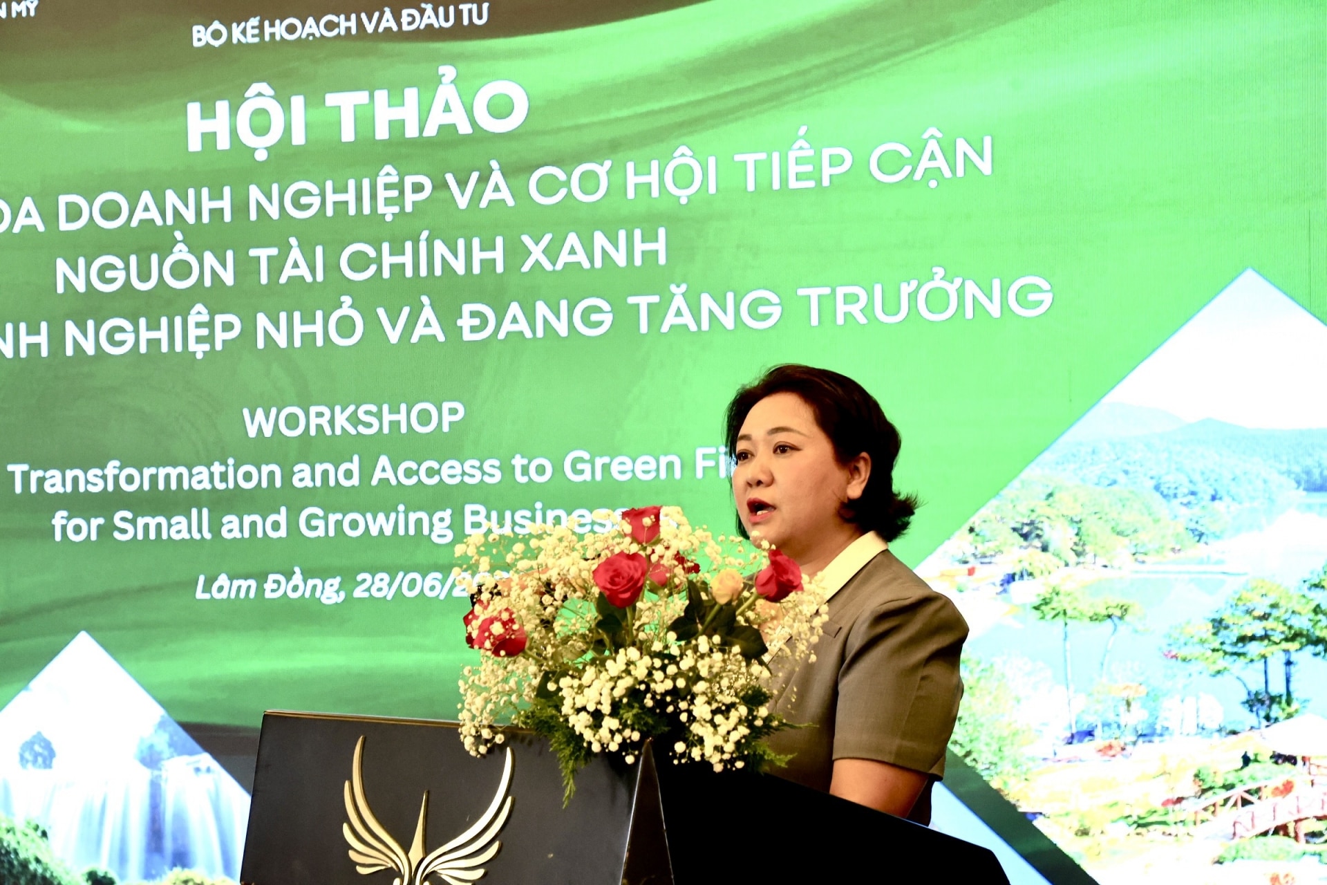 Bà Nguyễn Thị Thu Hiền phát biểu khai mạc
