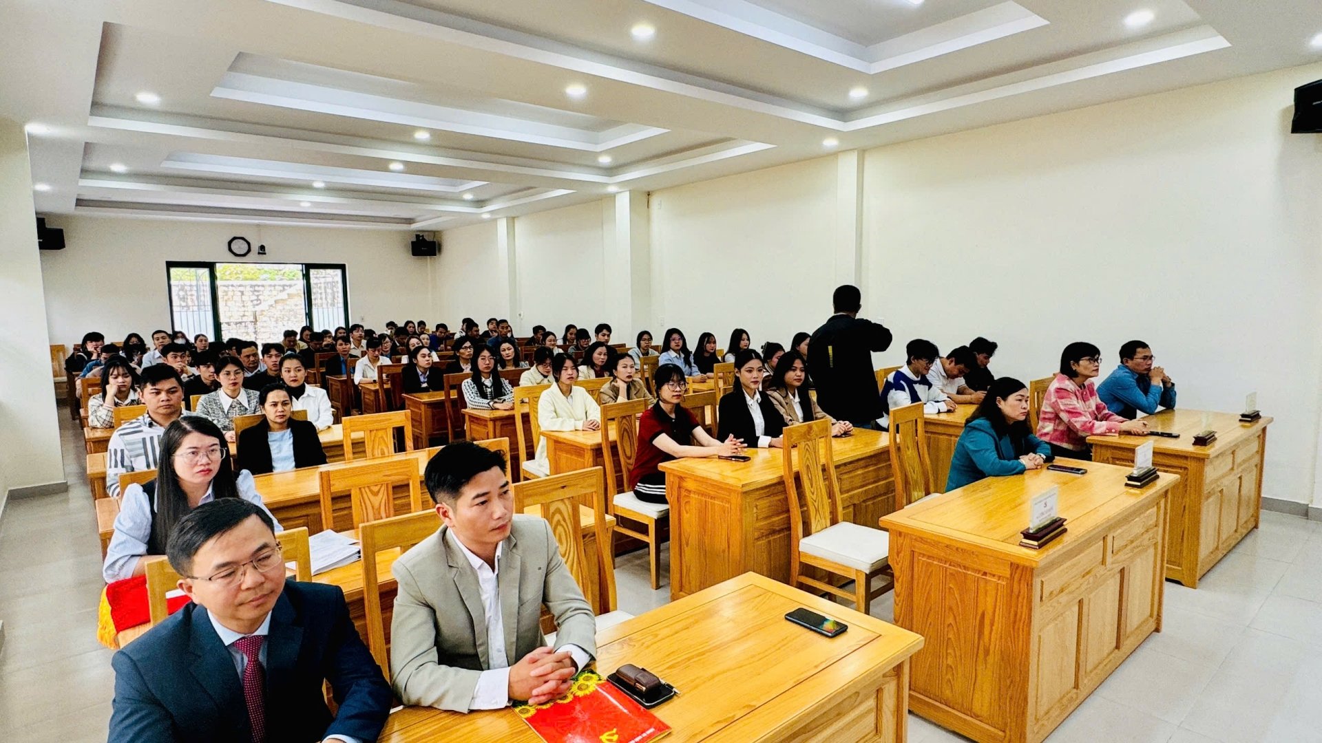 Các đại biểu tham dự bế giảng lớp học