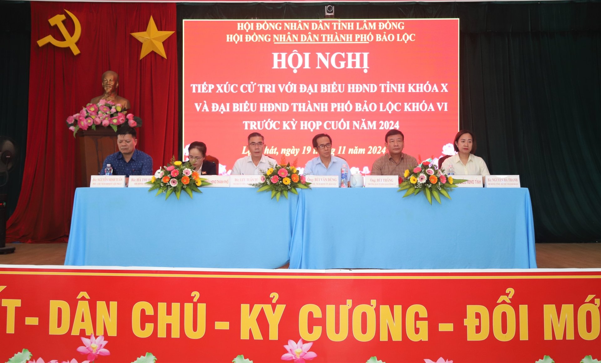 Đại biểu HĐND tỉnh thuộc Tổ bầu cử số 14 và đại biểu HĐND TP Bảo Lộc tiếp xúc với cử tri phường Lộc Phát