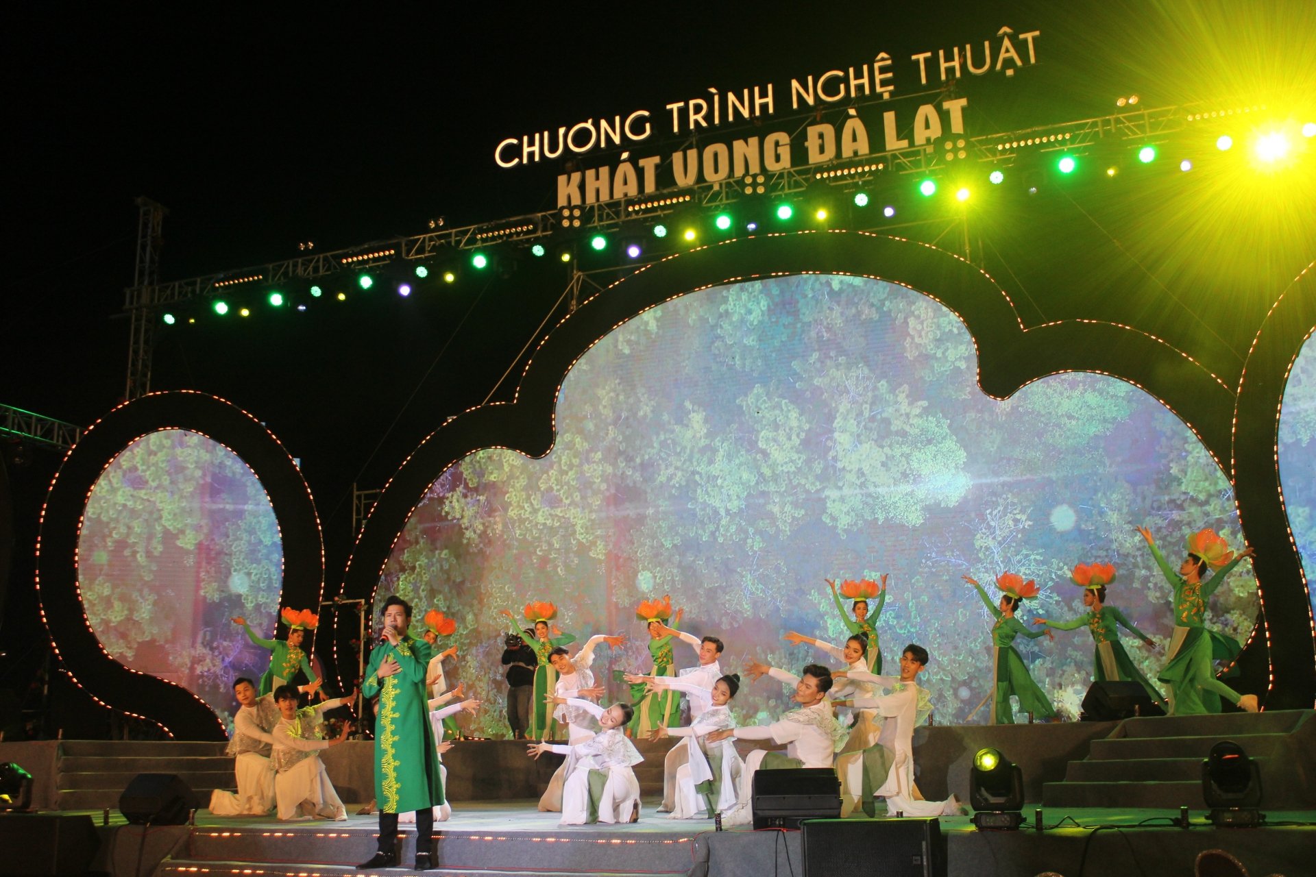 Các chương trình nghệ thuật góp phần làm cho Festival Hoa thêm rực rỡ sắc màu