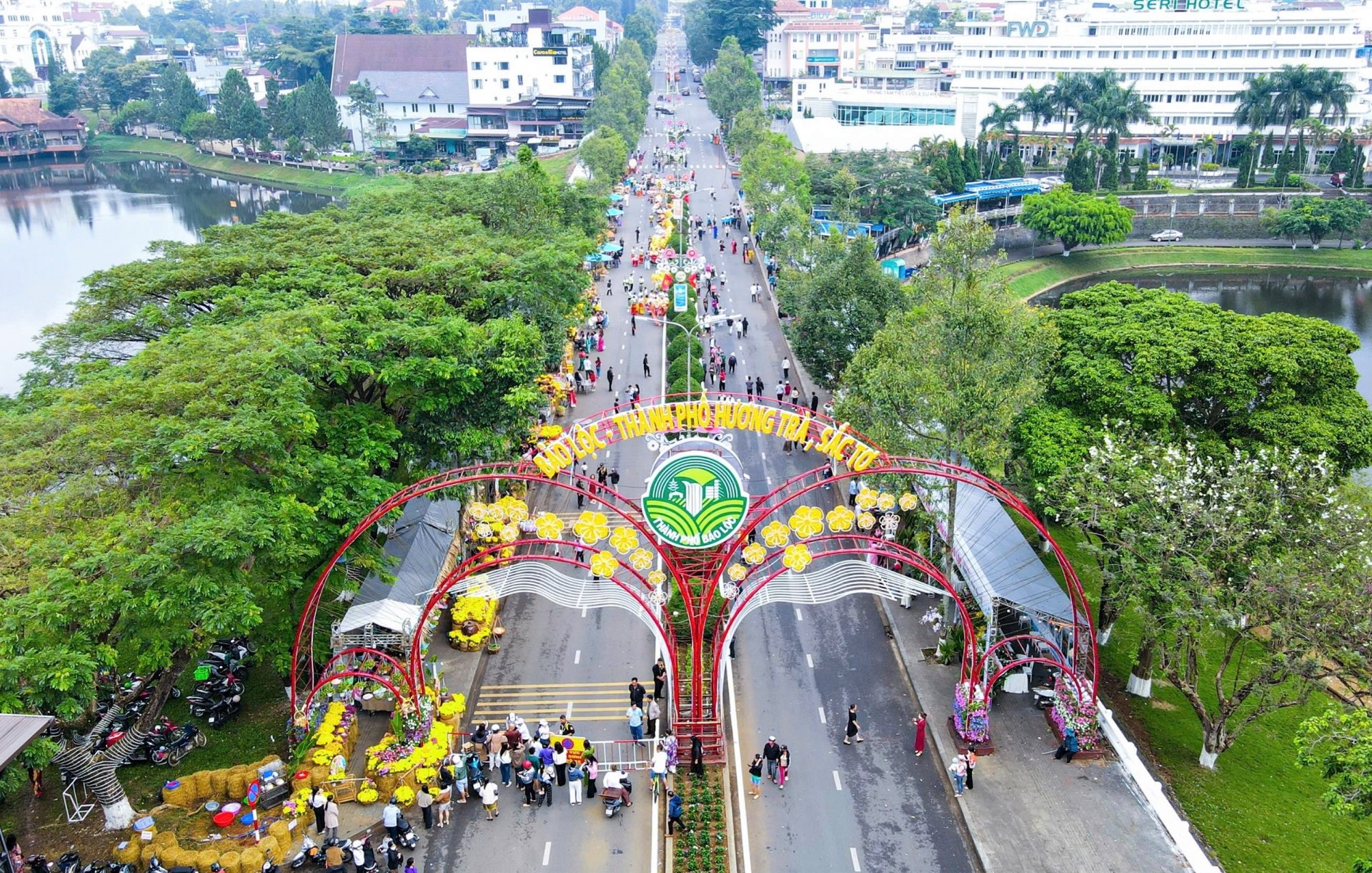 Đường 28 tháng 3 là tuyến phố được TP Bảo Lộc lựa chọn triển khai thí điểm mô hình kinh tế đêm