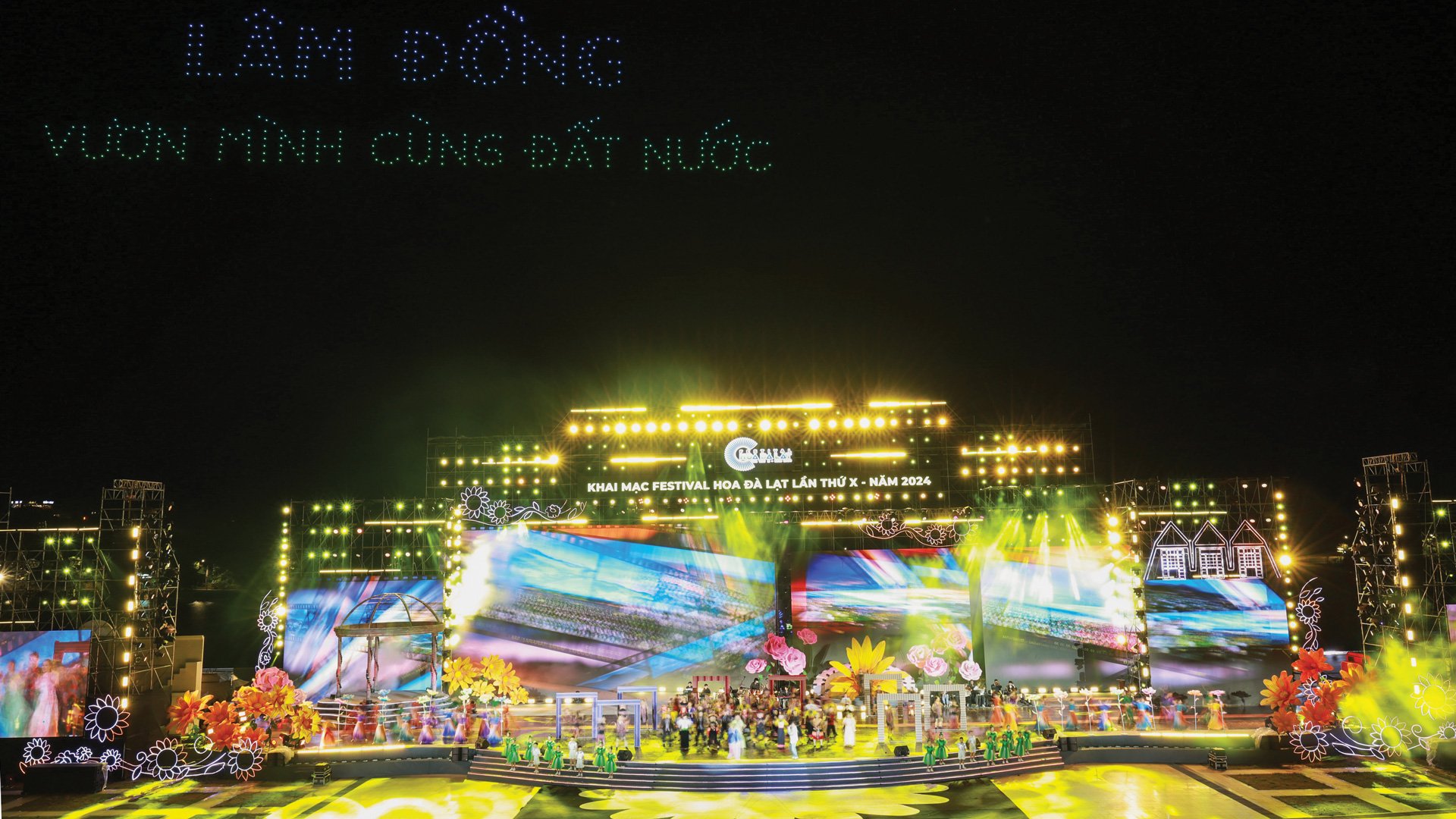 Tổng duyệt Lễ khai mạc Festival Hoa lần thứ X - năm 2024 hôm 3/12. Ảnh: Nguyễn Hiếu