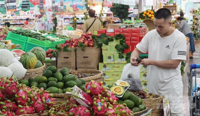 Siêu thị MM Mega Market An Phú (thành phố Thủ Đức) rau củ quả, thực phẩm phong phú. Ảnh: Nguyễn Thủy.