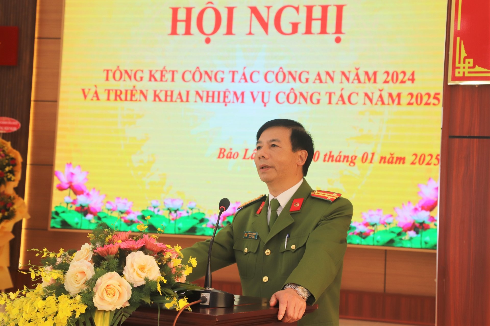 Đại tá Đinh Xuân Huy - Phó Giám đốc Công an tỉnh Lâm Đồng phát biểu chỉ đạo tại Hội nghị