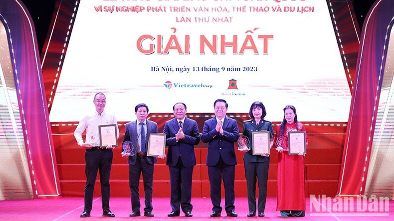 Trao giải Báo chí toàn quốc “Vì sự nghiệp phát triển Văn hóa, Thể thao và Du lịch” lần thứ 1 ảnh 1