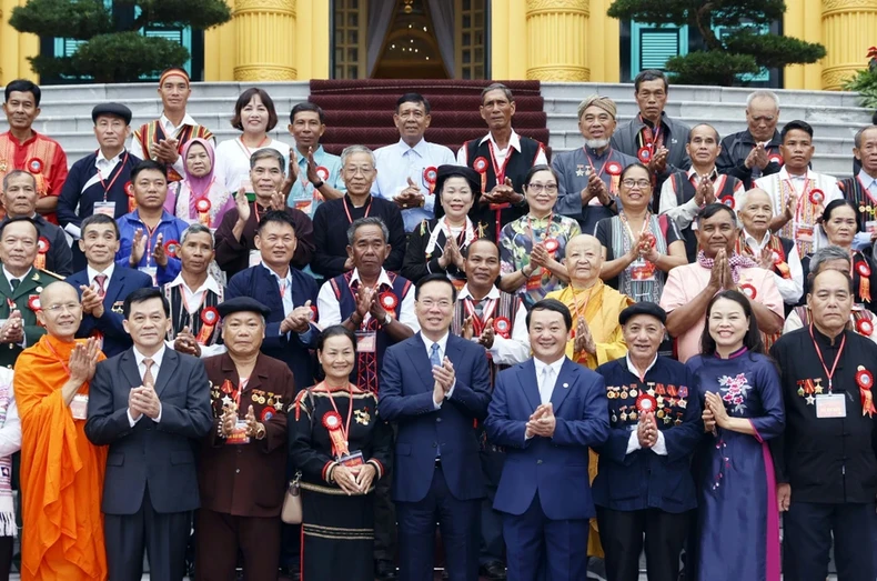 Trân trọng, tôn vinh những đóng góp quý báu của người có uy tín trong đồng bào dân tộc thiểu số ảnh 4