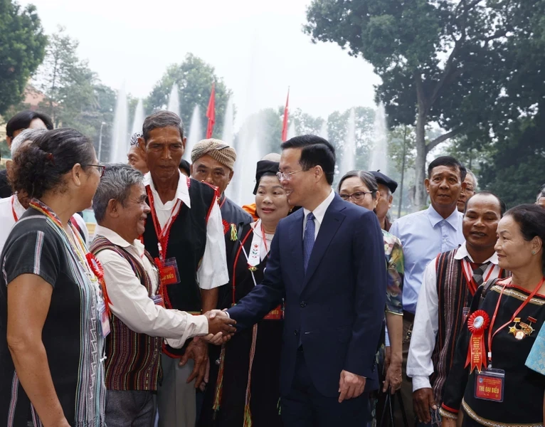 Trân trọng, tôn vinh những đóng góp quý báu của người có uy tín trong đồng bào dân tộc thiểu số ảnh 1