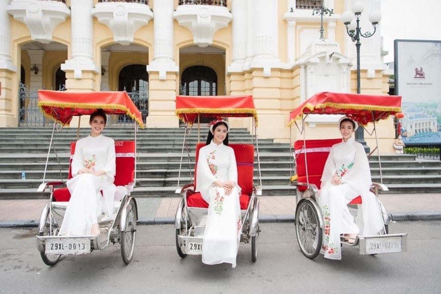  Tour xích lô thu hút nhiều du khách khi đến tham quan Thủ đô Hà Nội.