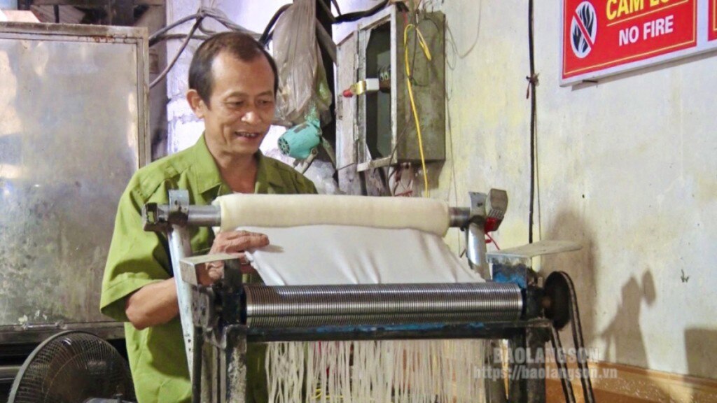 Cựu chiến binh thị trấn Bắc Sơn, huyện Bắc Sơn phát triển kinh tế với mô hình sản xuất  bánh phở