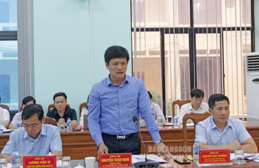 Lãnh đạo Huyện ủy Tràng Định phát biểu tại buổi kiểm tra