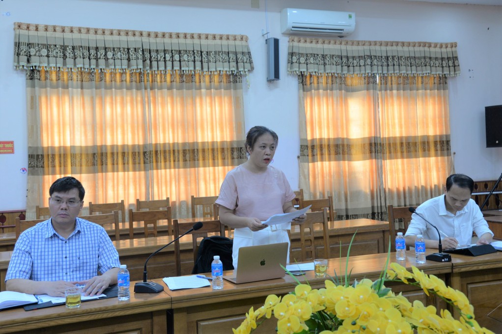 Lãnh đạo Ban Quản lý Công viên địa chất Lạng Sơn phát biểu tại cuộc họp