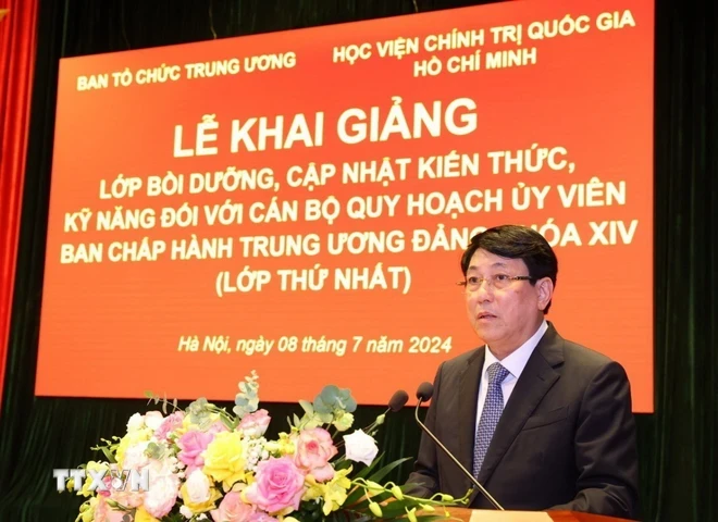 Thường trực Ban Bí thư Lương Cường phát biểu chỉ đạo lớp học. (Ảnh: Văn Điệp/TTXVN)