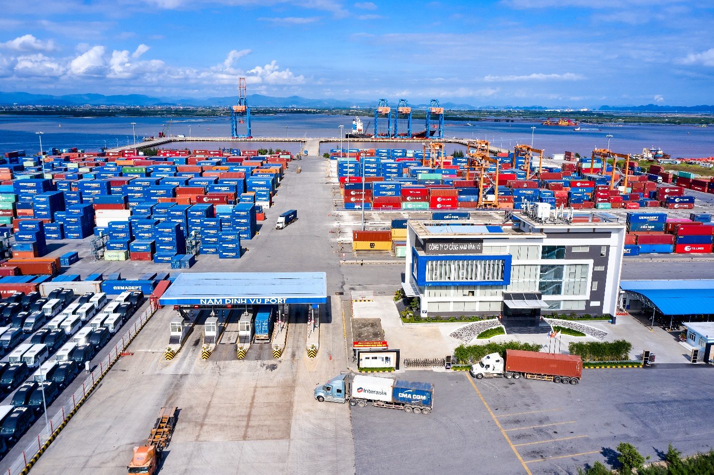 Cụm cảng Nam Đình Vũ trở thành biểu tượng mới của ngành cảng biển và logistics miền Bắc, từng bước trở thành cảng sông lớn nhất và hiện đại nhất khu vực