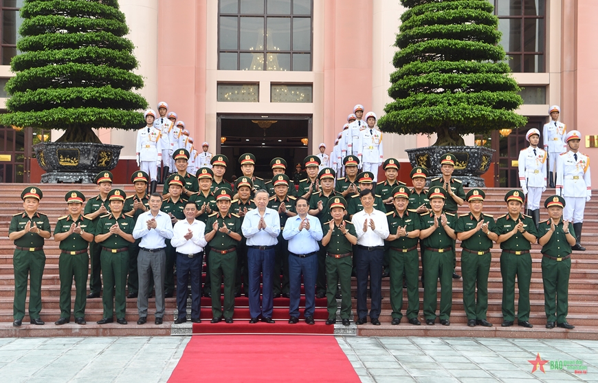  Tổng Bí thư, Chủ tịch nước Tô Lâm với các đại biểu dự hội nghị.