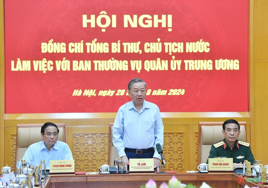 Tổng Bí thư, Chủ tịch nước Tô Lâm, Bí thư Quân ủy Trung ương phát biểu tại hội nghị.