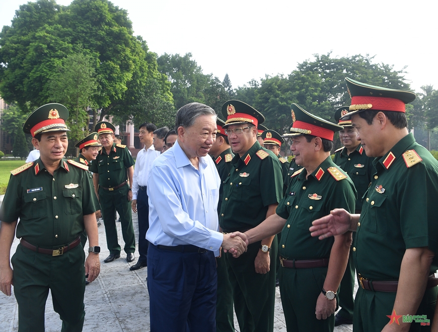 Tổng Bí thư, Chủ tịch nước Tô Lâm, Bí thư Quân ủy Trung ương thăm, làm việc với Ban Thường vụ Quân ủy Trung ương.