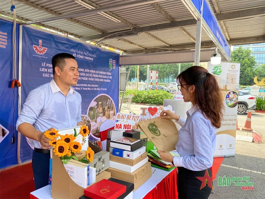 Giới thiệu các sản phẩm bao bì đóng gói thân thiện môi trường đến với khách hàng. 