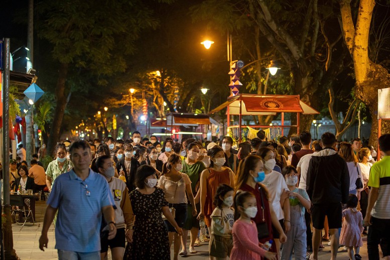 Với ụng dụng Di tích Huế, du khách được trang bị một hành trang đầy đủ và tiện lợi để tham quan Hoàng Cung Huế - Ảnh: VGP