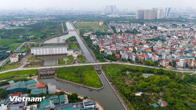 Các cấp chuyên ngành cần nâng cao năng lực dự báo, cảnh báo thiên tai để các doanh nghiệp có thể chủ động phòng ngừa và giảm thiểu thiệt hại. (Ảnh: Vietnam+)